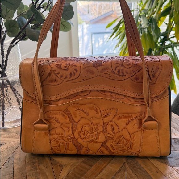 Large Vintage 70s Tooled Leather Handbag - Picture 4 of 10